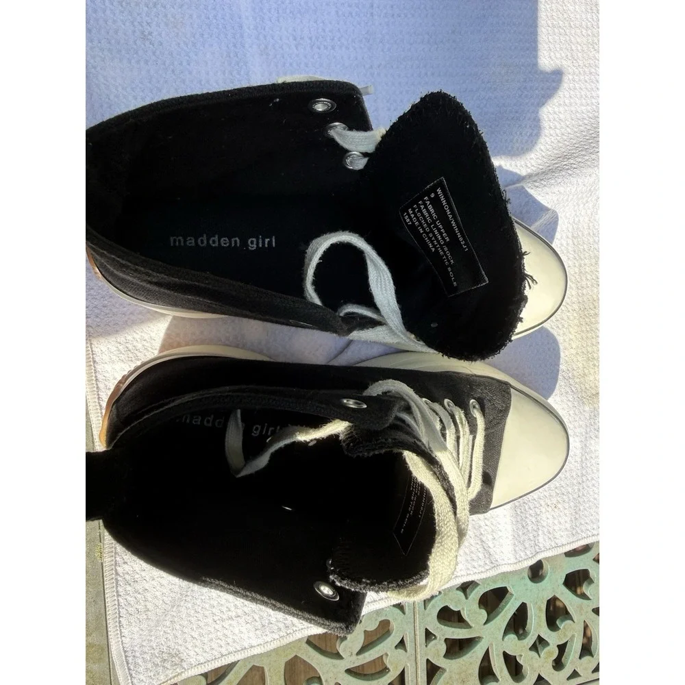 Madden Girl Winnona Black Canvas High Top Platform Sneakers Shoes Womens Size 9